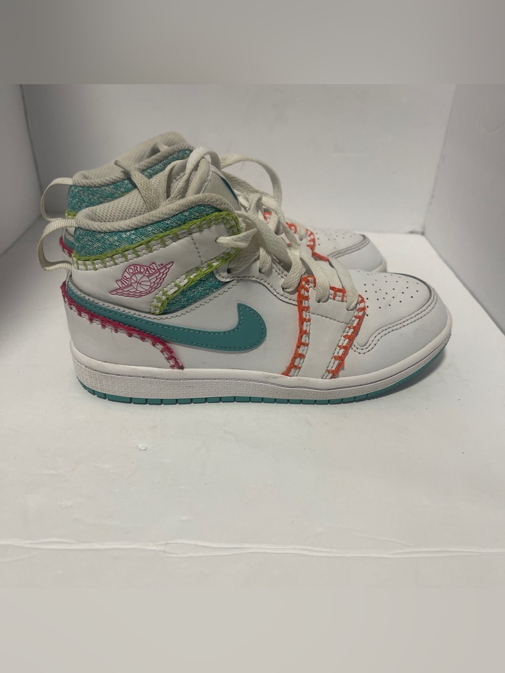Jordan Kids High-Top Sneakers size 1Y